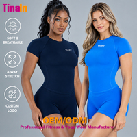 Ensemble de yoga sans couture personnalisé avec logo pour femmes, comprenant un haut de sport à manches courtes et un short taille haute, idéal pour la course à pied – Vente en gros OEM