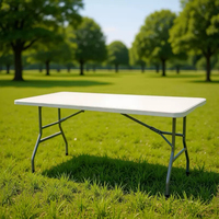 Table portable en plastique solide de 183 cm, plateau anti-taches et non poreux, empilable. Idéal pour les banquets, la formation et les stands d'exposition.