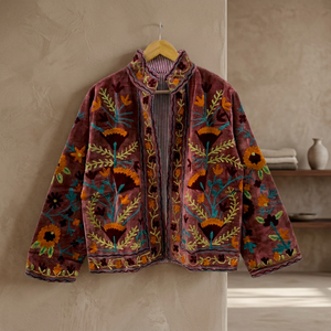 Chaqueta de terciopelo color rosa polvoriento hecha a mano, estilo Suzani con bordado floral, abrigo abierto por delante, ropa exterior tradicional de invierno. - Product Image 3