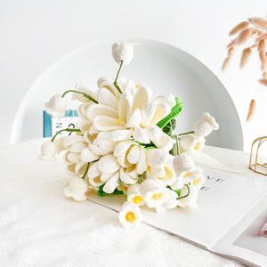 Ramo de Flores Tejidas a Mano, Ramo de Lirios del Valle, Rosas y Girasoles, Regalo, Decoración de Bodas, Ramo de Flores de Ganchillo - Product Image 4