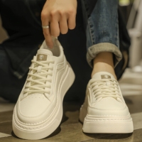 Chaussures décontractées tendance, design de luxe léger, semelle épaisse pour homme, élégantes et polyvalentes, chaussures blanches toutes saisons