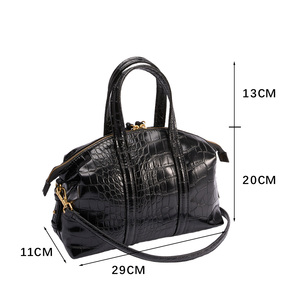 Sac fourre-tout unisexe de luxe SEMIA en cuir PU avec doublure en coton, durable, imperméable, fermeture éclair perlée, motif alligator - Product Image 1
