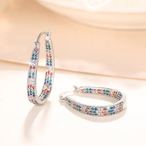 Orecchini a Cerchio E3725 in Oro Bianco con Cristalli e Strass, Gioielli Trendy da Festa per Donne - Product Image 6