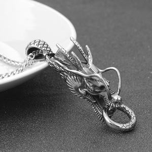 Colgante con cabeza de dragón de 57 mm, colgantes temáticos de acero inoxidable para hombre, accesorios para collar - Product Image 4