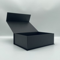 Boîte pliable personnalisée à fermeture magnétique en noir et or pour sous-vêtements Emballage avec logo pour vêtements et cadeaux Boîtes à chaussures de qualité supérieure
