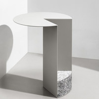 Petite table basse de balcon, table d'appoint de canapé pour salon, table d'angle minimaliste moderne de style nordique avec structure en fer forgé et acier