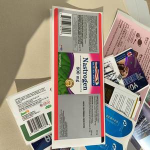 สติกเกอร์และฉลากใสพิมพ์ลายแบบกำหนดเองสำหรับติดกระป๋องเครื่องสำอางแบบกันน้ำเคลือบฟอยล์ทอง - Product Image 6