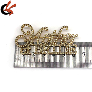 Broches de diamantes de imitación de cristal para madre de novia - Product Image 4