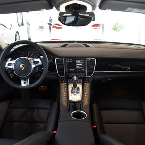 Lumière d'ambiance automobile 32 couleurs Lumière d'ambiance de voiture Lampe décorative pour véhicule pour Prosche Panamera - Product Image 1