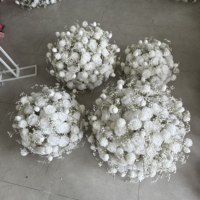 Arrangement de boules de fleurs pour mariage Centre de table Boules de roses blanches et de fleurs vertes Décoration de centre de table pour mariage