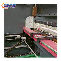 Machine semi-automatique électro-hydraulique à barre de torsion synchronisée avec table de travail de 2500 mm pour le pliage de tôles d'acier et d'aluminium