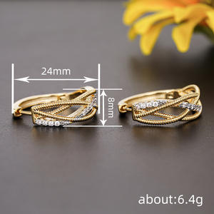 Pendientes de Aro Dorados de Dos Tonos con Incrustaciones de Diamantes para Mujer, Uso Diario - Product Image 5