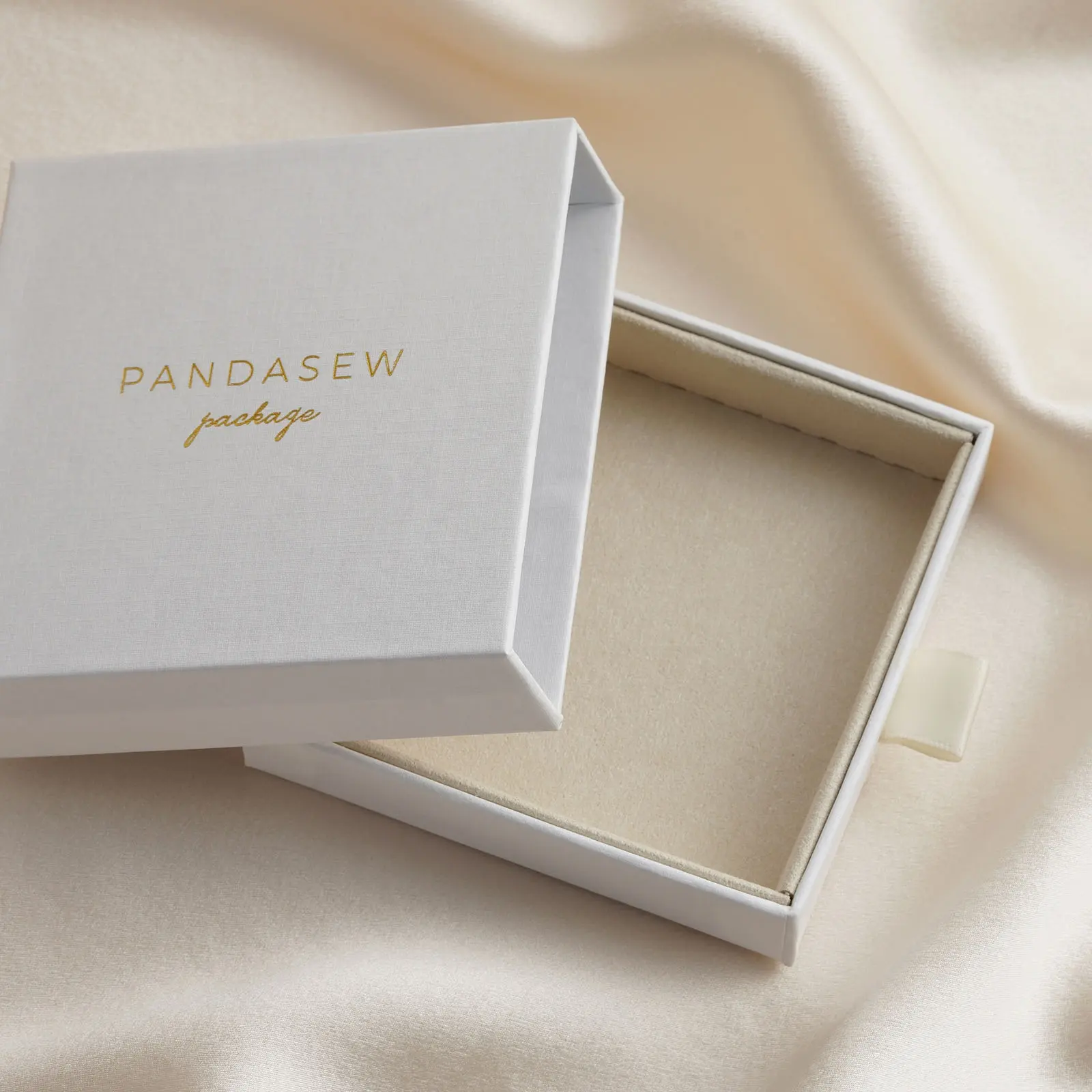PandaSew Logo personalizzato cartone di lusso con microfibra Beige all'interno del braccialetto collana anelli scatola regalo gioielli
