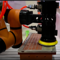 Robot AUBO-i5H de polissage de surface de produit 3C 5kg 886mm avec outil de contrôle de Force à changement rapide Cobot de meulage d'ébavurage