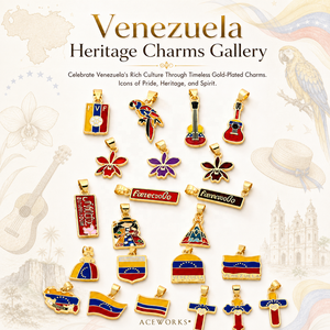 Galerie du patrimoine du Venezuela |   Pendentif en laiton plaqué or 18 carats avec émail, symboles nationaux du Venezuela : carte, drapeau et breloques Simon Bolivar - Product Image 1