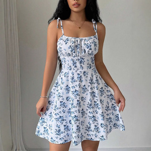 Verano Nueva ropa de mujer Popular <span class=keywords><strong>Floral</strong></span> Correa Vestido corto Cuello cuadrado <span class=keywords><strong>Falda</strong></span> suave - Product Image 1