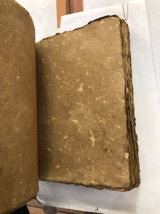 Diarios de Papel Hechos a Mano con Estilo Vintage y Borde Deshilachado, Impresos con Serigrafía, Hechos Meticulosamente por Artesanos Expertos - Product Image 3