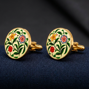 Mancuernillas de Latón Esmaltado Hechas a Mano, Diseño Floral Multicolor para Ocasiones Formales, Base Color Marfil, Acabado en Tono Dorado - Product Image 5