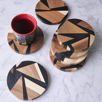 Stock d'usine caboteur en bois d'acacia ornements en bois de résine créative pour la cérémonie du thé au café gravure de tapis d'isolation anti-brûlure
