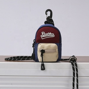 Mini Zaino Oxford con Stampa Floreale alla Moda, Ciondolo Borsa a Tracolla Idrorepellente con Cinghia da Collo, Charm Multicolore Personalizzabile Leggero - Product Image 1