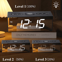 Moderner Minimalistischer Elektronischer FM-Radio LED-Spiegel Tisch Digitaler Multifunktionaler Wecker mit Schlummerfunktion Kalender Temperaturanzeige