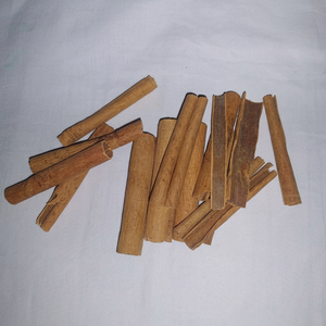 Nouvelle Saison Bâtonnets d'Épices Indiennes Séchées Brutes Naturelles Brunes Entières pour Emballage en Vrac et Marchés d'Exportation Internationaux - Product Image 1