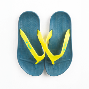 Divertidas Chanclas Infantiles Tosca Azules que Brillan en la Luz Solar con Plantilla Acolchada para la Playa y Juegos al Aire Libre - Product Image 2