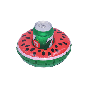Portabevande Gonfiabili in PVC a Forma di Frutta: Anguria, Limone, Ananas - Sottobicchieri Galleggianti per Esterni - Product Image 1