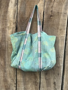 Sac fourre-tout en tissu Kantha en coton de style vintage, sac à bandoulière matelassé fait main en patchwork, sac de shopping écologique réutilisable - Product Image 2
