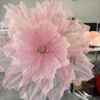 Décoration florale géante moderne personnalisée en organza, grande fleur rose en tissu transparent pour toile de fond de scène de mariage, événements, fêtes, vitrine de centre commercial