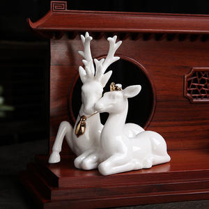 Renna di natale statue di porcellana in ceramica decorazioni per la casa figurine <span class=keywords><strong>sculture</strong></span> decorazioni <span class=keywords><strong>moderne</strong></span> <span class=keywords><strong>tavolo</strong></span> centrale soggiorno unico - Product Image 4