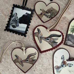 Breloques de sac en cuir personnalisées, pendentifs <span class=keywords><strong>gazelles</strong></span> tendance, accessoires de sacs, ornements suspendus en cuir PU pour sacs et voitures - Product Image 3