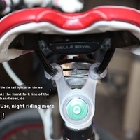 Feu arrière de vélo étanche Hot Wheel Flash, petit, à suspendre, pour la conduite nocturne, LED grenouille, en ABS, accessoires de sécurité, avertissement, alimenté par batterie