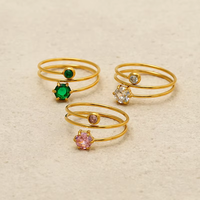Bague double fine minimaliste chic en acier inoxydable plaqué or 18 carats avec zircon cubique en forme d'hexagone