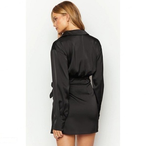 Robe d'été plissée respirante et écologique à col floral, manches longues, taille cintrée avec ceinture à nouer, idéale pour la plage ou les soirées - Product Image 4