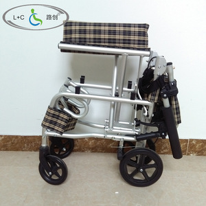 Fauteuil roulant manuel pliable léger L+C pour les voyages et l'utilisation en avion, avec frein en U et siège en tissu à carreaux - Product Image 2