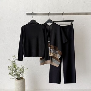 Conjunto de tres piezas de punto plisado estilo veraniego para mujer, top ajustado, cárdigan y pantalón de pierna ancha con estampado - 26 años de experiencia en comercio exterior - Product Image 1