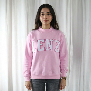 Sudadera LENZ Baby PINK con cuello alto, 100% algodón, apliques blancos bordados, cuello ancho, CLUSH SPORTS - Product Image 1