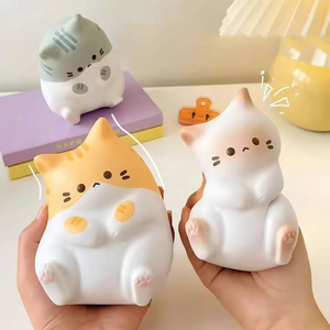 ของเล่นบีบคลายเครียดรูปแมวน่ารัก วัสดุ PU บีบแล้วคืนตัวช้า ของตกแต่งโต๊ะลายการ์ตูน บรรเทาความเครียด - Product Image 1