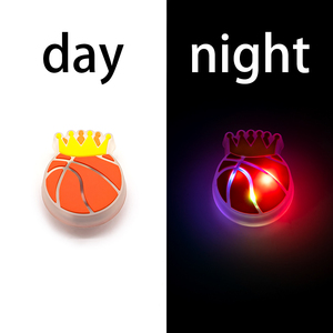 Breloques de chaussures LED lumineuses 3D en PVC personnalisées, style années 90, pour voiture, accessoires d'infirmière, sportifs, Kawaii, <span class=keywords><strong>basket</strong></span>-ball, football, en caoutchouc, populaires - Product Image 4