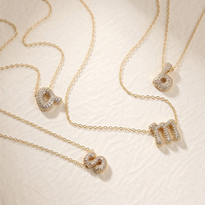 Collar con Colgante de Letra Minúscula de Latón con Circonitas, Bañado en Oro de 18K, Mini Inicial Abombada, 26 Letras del Alfabeto, Joyería Personalizada para Regalo - Product Image 5