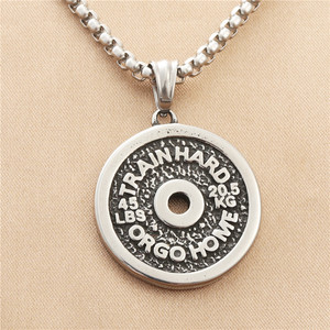 Pendentif plaque de poids de fitness en acier titane 20,5 kg, collier « Traine fort ou rentrez chez toi » pour hommes et femmes, usage quotidien - Product Image 1