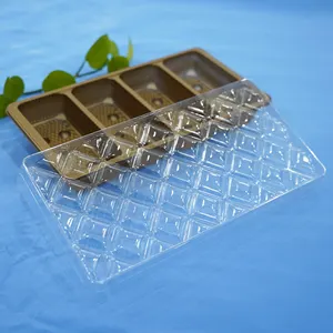 Four grid plastic box with lid pastry box with PE lid PP plastic tray