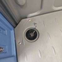 Toilettes mobiles, cabine de toilettes portable d'extérieur avec évier et éclairage, unité de toilettes pour la construction