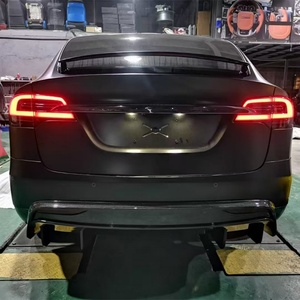 Kit carrosserie en fibre de carbone RZ pour modification et amélioration de voitures 2015-2025, comprenant lèvre avant, lèvre arrière, aileron arrière et jupes latérales, compatible avec Tesla Model X - Product Image 5