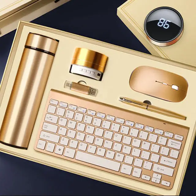 Ensemble de cadeaux de luxe 6 en 1, nouveau produit souris thermos tasse notebook ensemble de cadeaux d'affaires pour entreprise