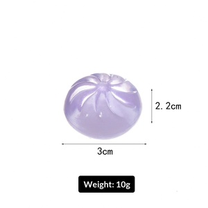 Jouet anti-stress en caoutchouc en forme de petit pain vapeur en cristal, style identique, mini jouet amusant de simulation alimentaire - Product Image 5