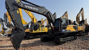 Excavatrice Volvo EC240 d'occasion de haute qualité en vente à bas prix avec moteur, boîte de vitesses, pompe à engrenages et composants essentiels Volvo Penta - Product Image 3