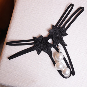 Tanga sexy con cuentas, estimulante para adultos, de poliéster negro, ropa interior femenina para el Día de San Valentín - Product Image 3