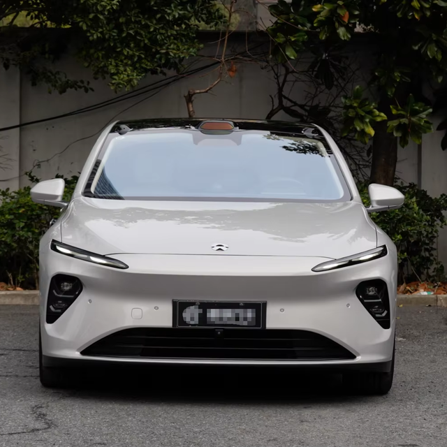 Used NIO ET7 High Quality Automatic Air Conditioner Sedan Electric Car New Energy Vehicle 4x4 675km Range 480kW Power 100kWh